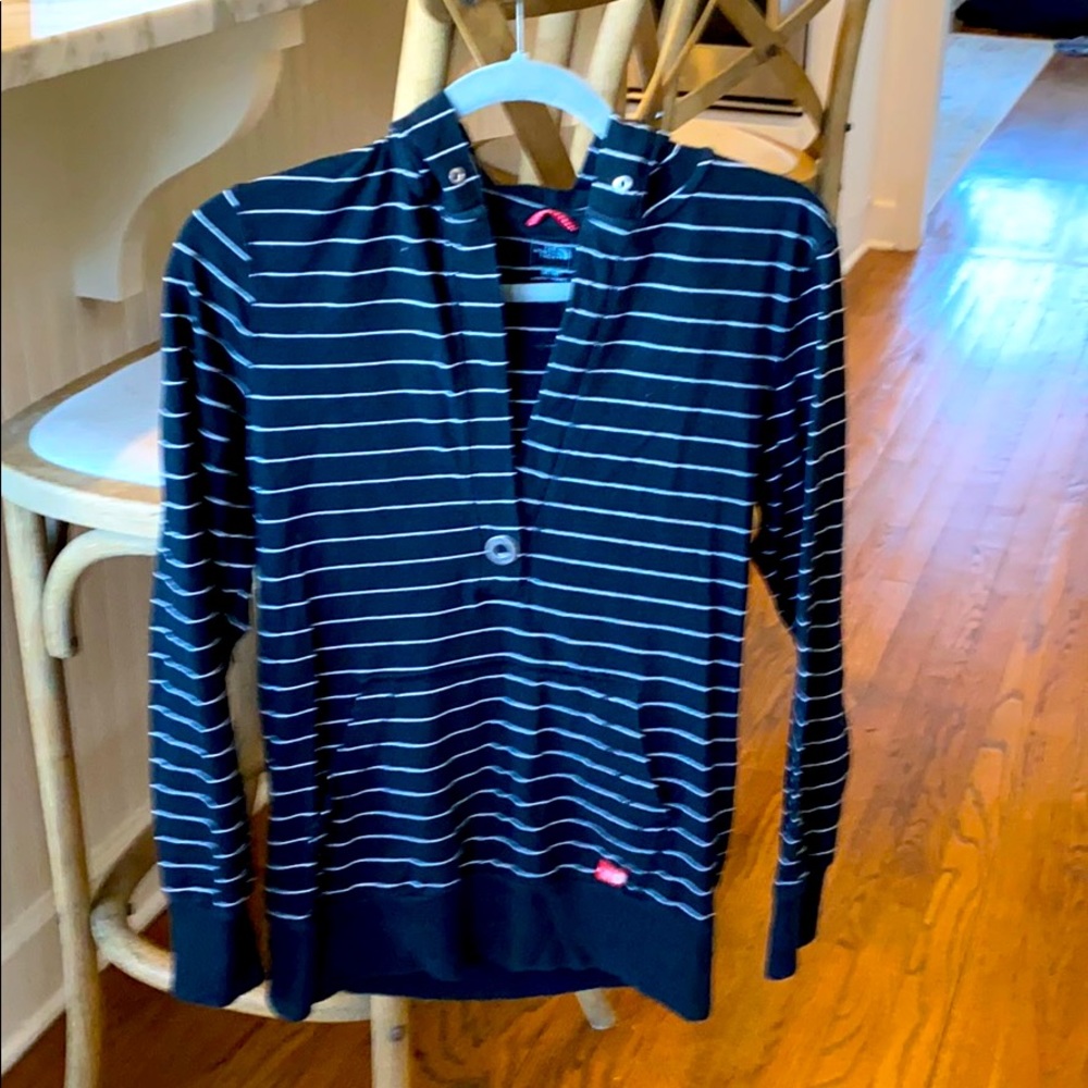 Women’s north face hoodie